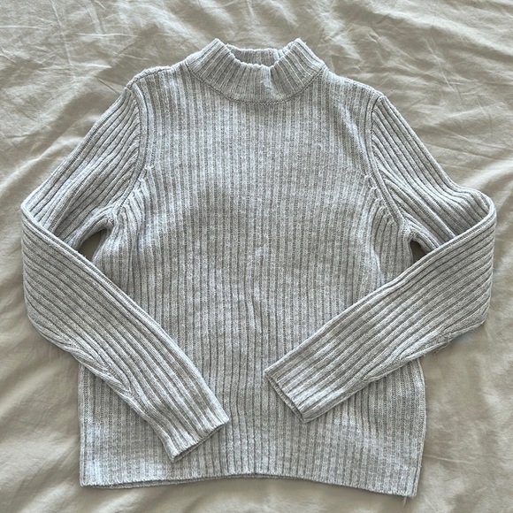 Sweater - Picture 1 of 2